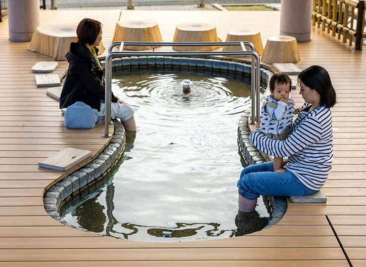 ふれあいの湯(足湯)